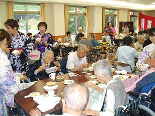 ご家族さまといっしょに そうめんでお食事
