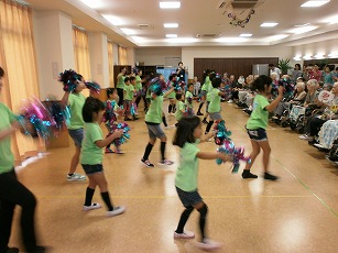 ２歳から？？歳によるダンスのプレゼント！