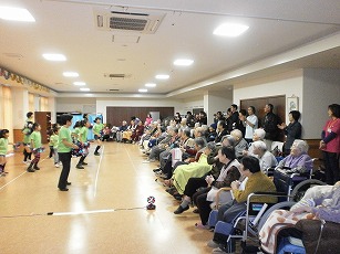 会場狭しと動き回る子どもたち)^o^(あっという間に時間が過ぎました。