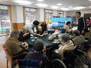 つきたてのお餅をその場でお口に！ お皿まで食べる勢いでした(^_^)/~