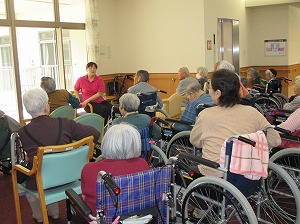 右左に身体をひねってヨイショ!ヨイショ!