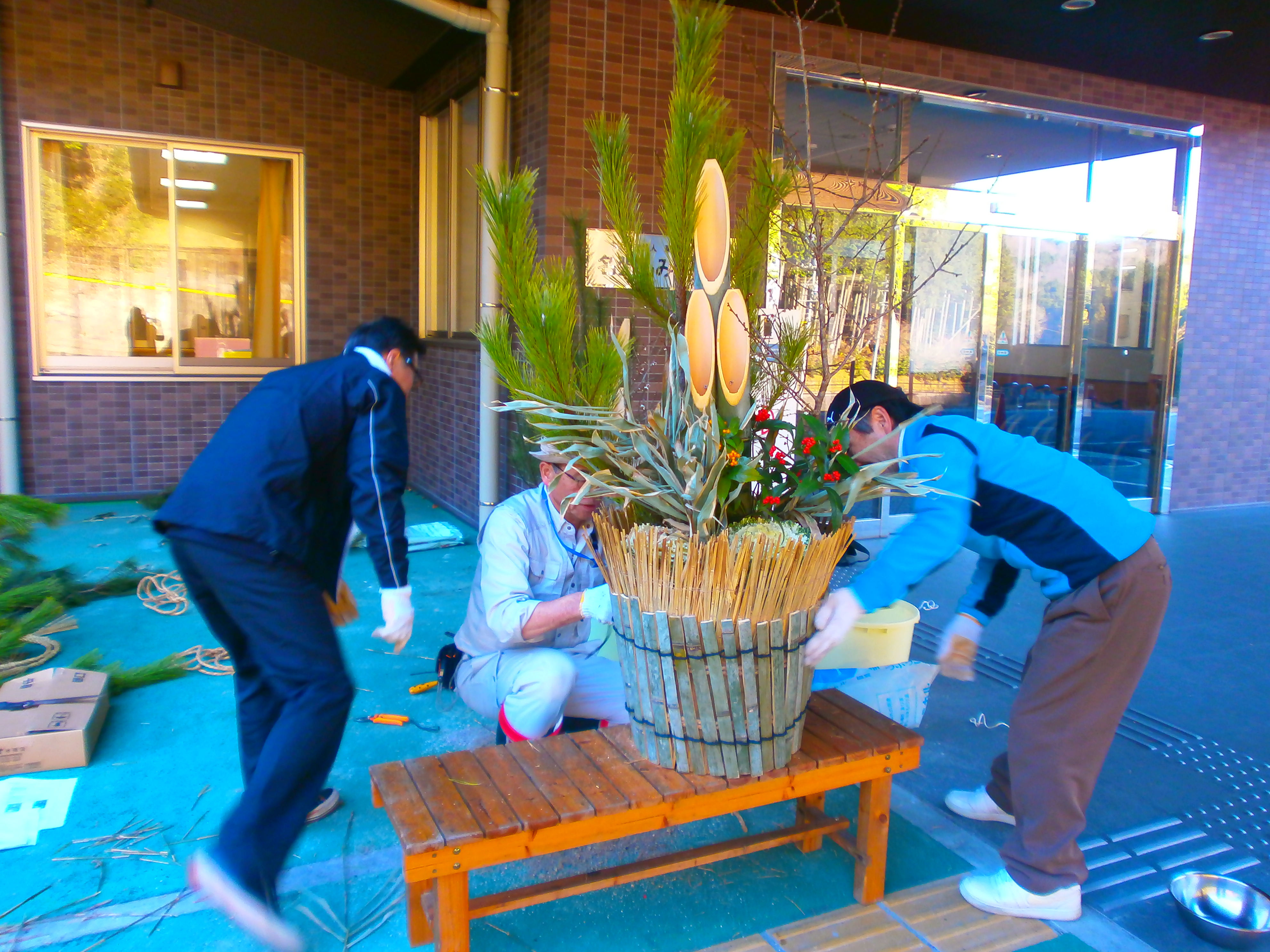  年末恒例の門松作り！今年は特大！！