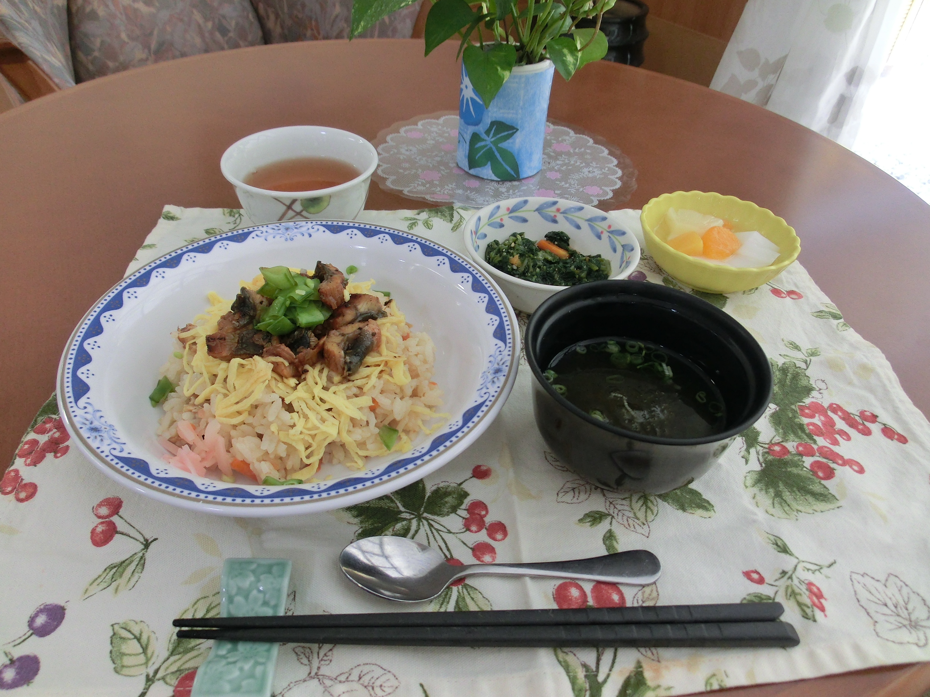  うなぎのちらし寿司